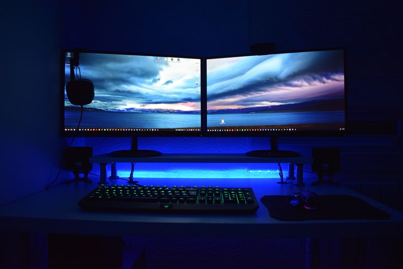 Advantages of Mold Making for the Production of Computer Parts