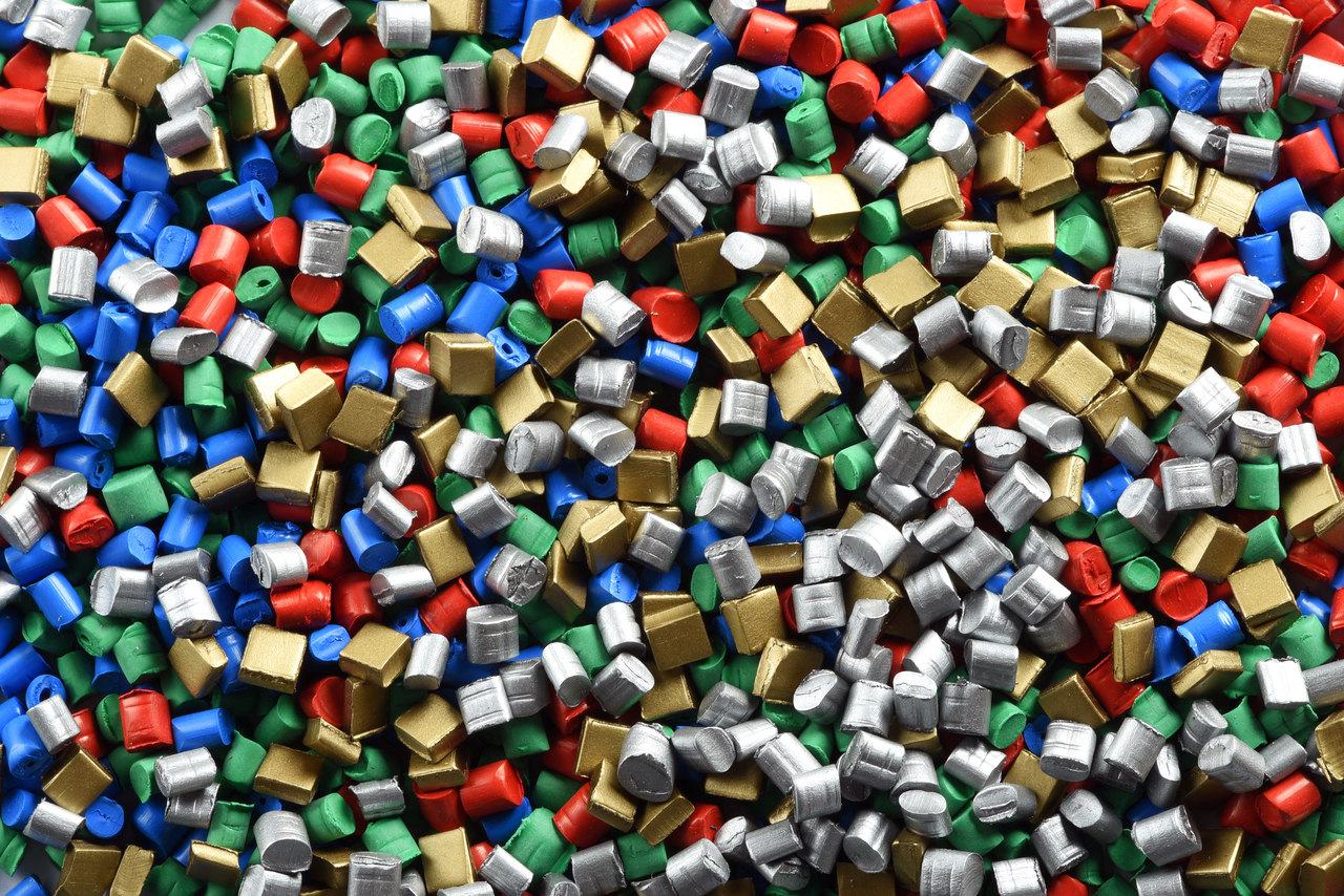 What Are The Main Differences Between Injection Molding And Extrusion?