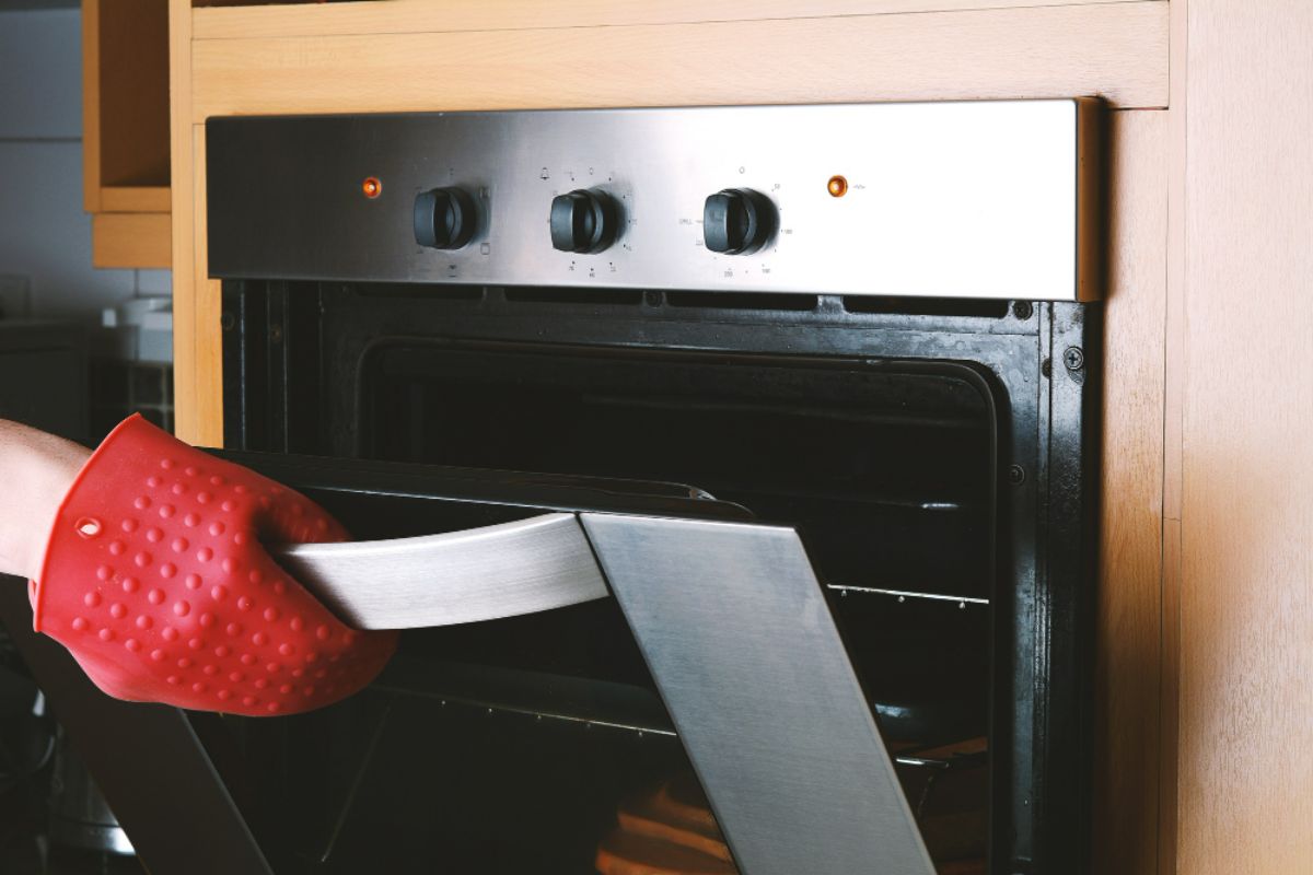Microwave ovens and toasters